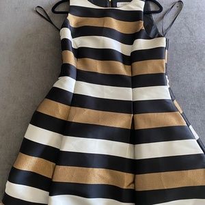 NEW COAST DRESS US WOMEN SIZE 12